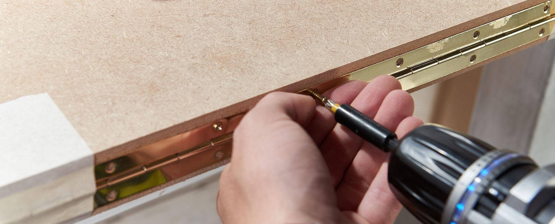 Transform your workbench into a Ping Pong table